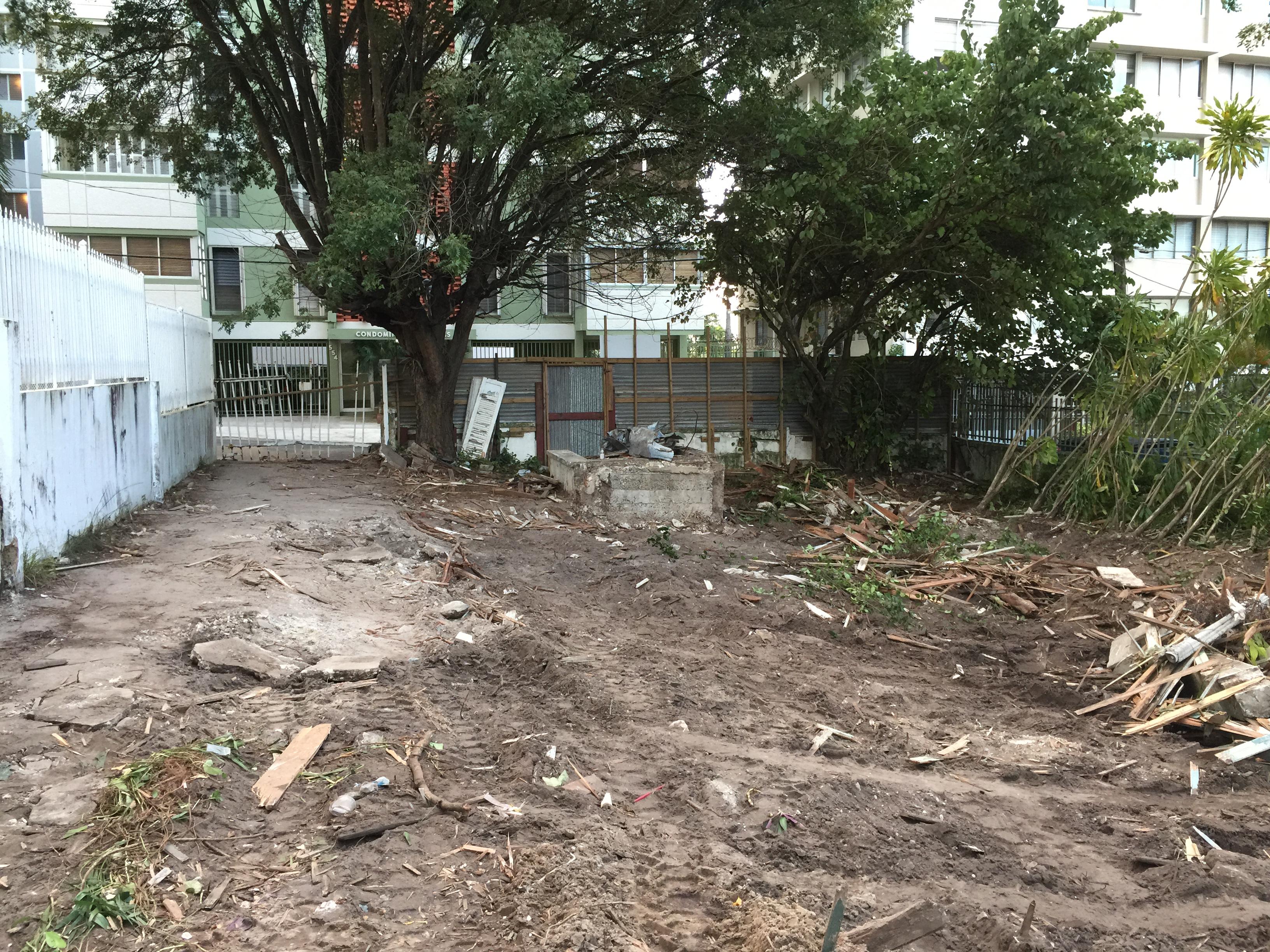 Demolición Casa en la Calle Cuevillas 557 - San Juan (Miramar) - 2015 00009